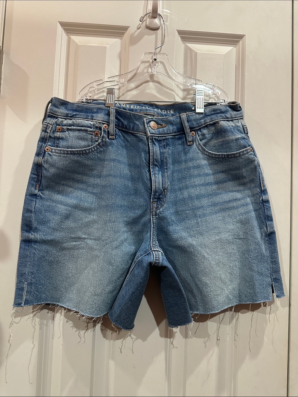 NWOT American Eagle Outfitters Light Blue Denim Cutoff Shorts size 6